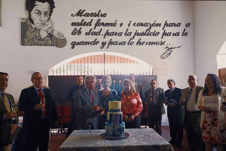 La Universidad de los Maestros celebró el XXXVI aniversario de su consolidación reafirmando su compromiso de contribuir al logro de una sociedad más próspera, equitativa y solidaria